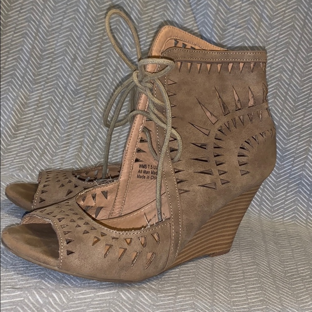 Cut out sandal wedges